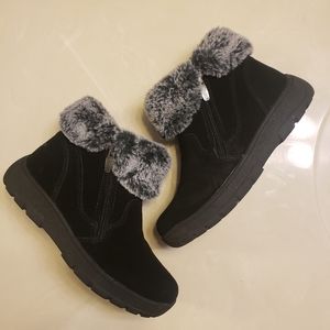 Khombu leather upper with faux fur boots size 6